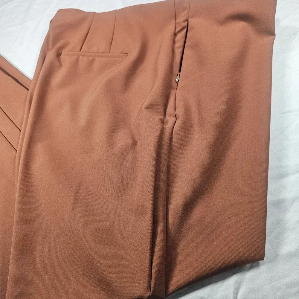 Investments Woman 18W Reg Brown Slim Leg Stretch Dress Pants Slacks NWT 1528